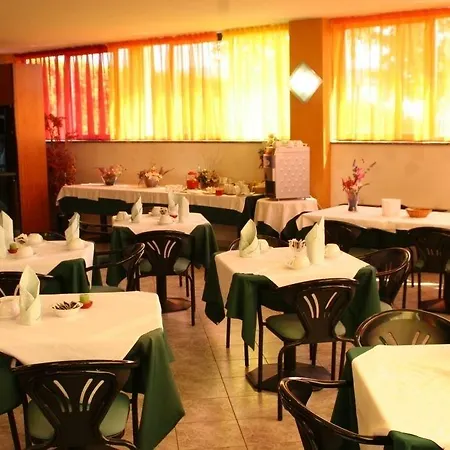 מלון Orzihotel 3*