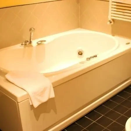 Orzihotel Hotel 3*