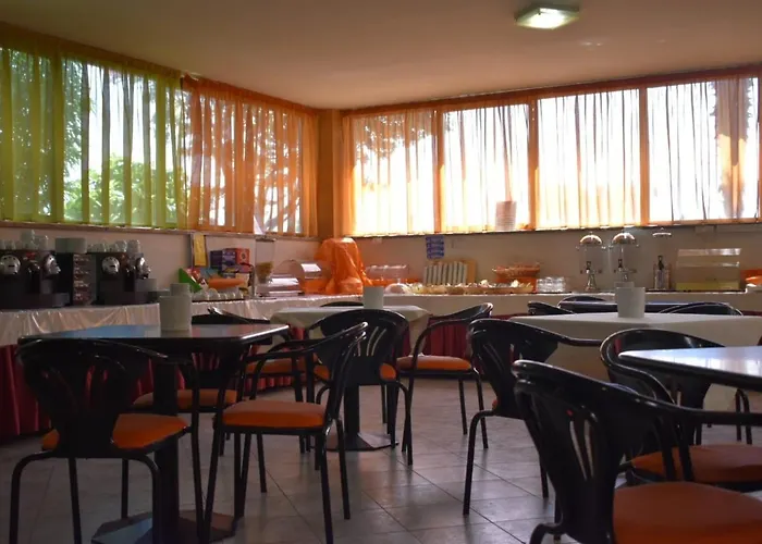 Hotell Orzihotel 3*