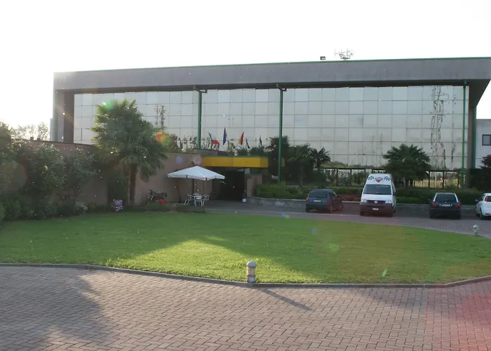 Hotell Orzihotel 3*